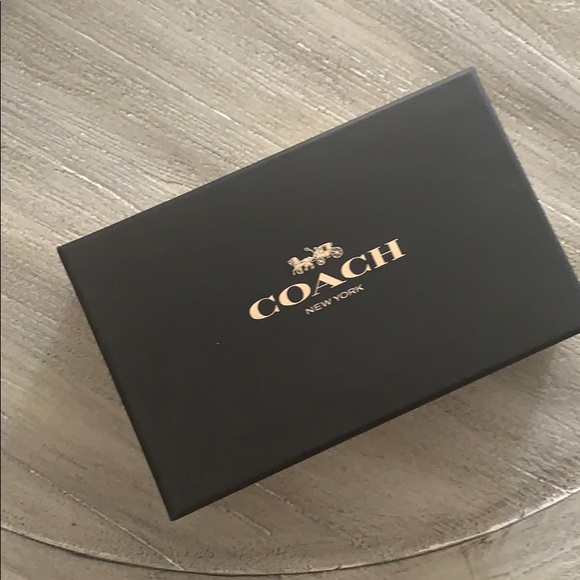 * SOLD* New heart glitter small wristlet coach - Picture 6 of 6